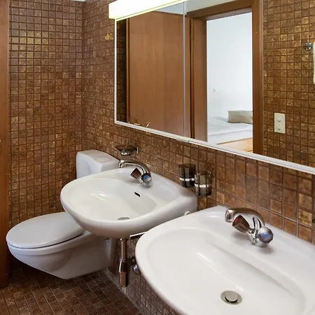 Chesa Prasuera 10 By Interhome Апартаменты